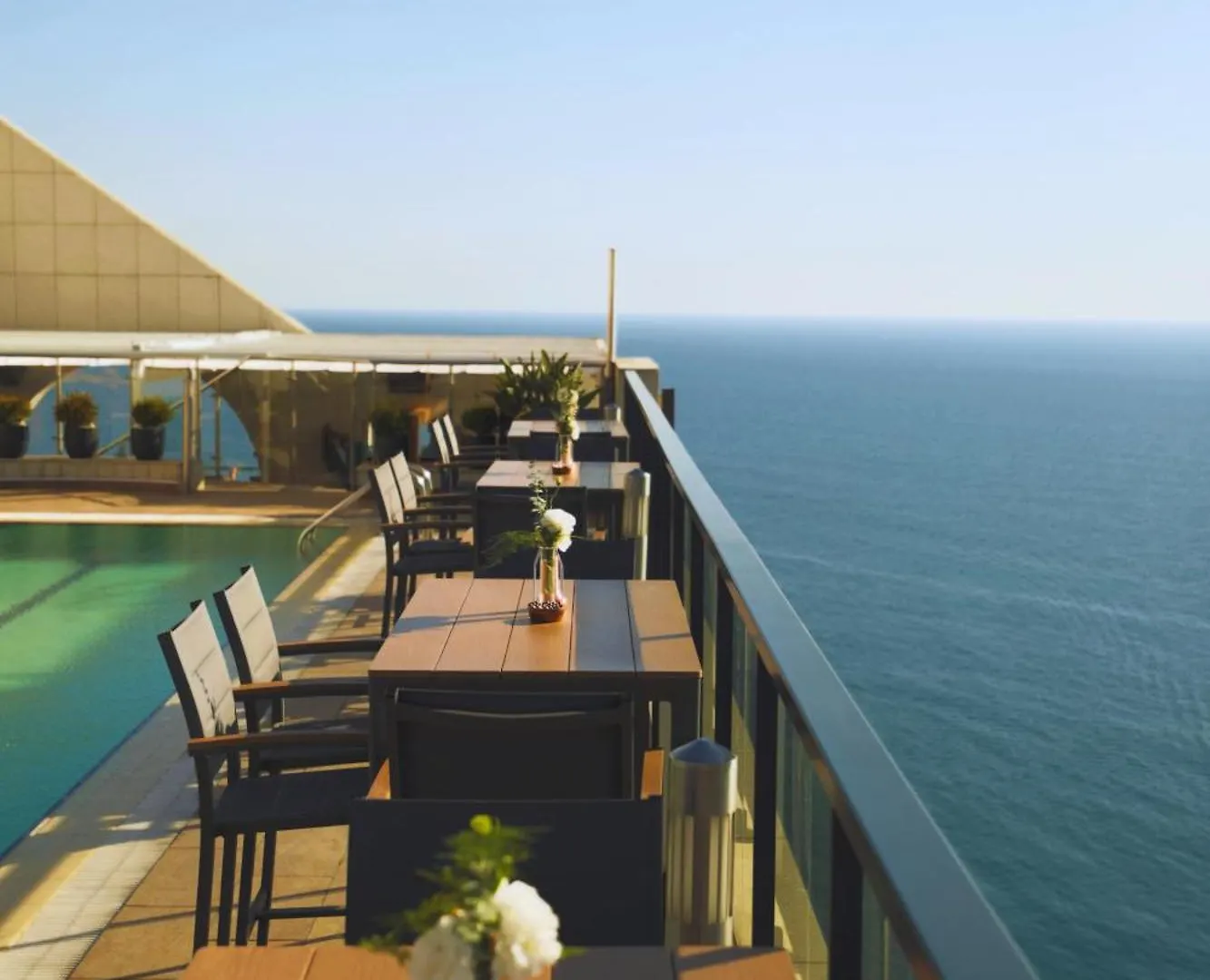Raouche Arjaan By Rotana Aparthotel Beirut 4*,