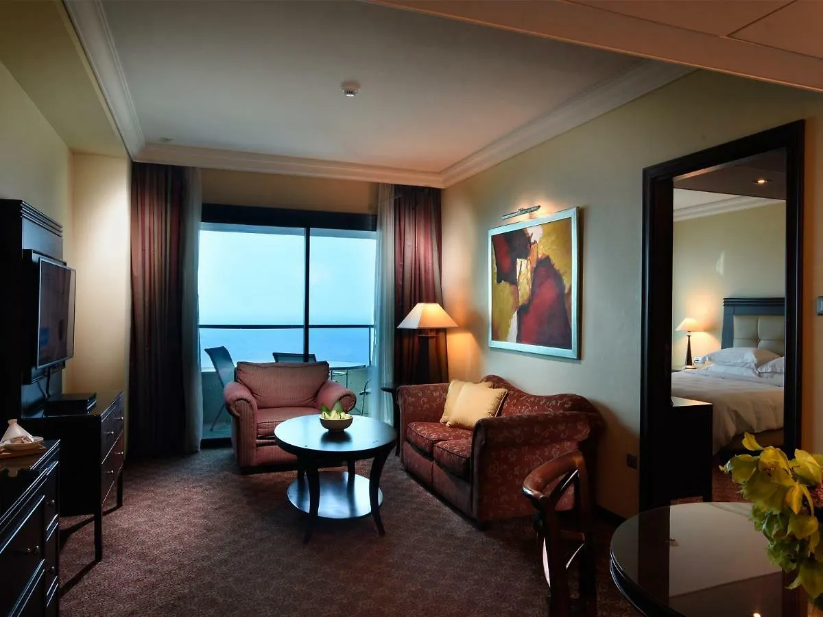 Raouche Arjaan By Rotana Aparthotel Beirut 4*,