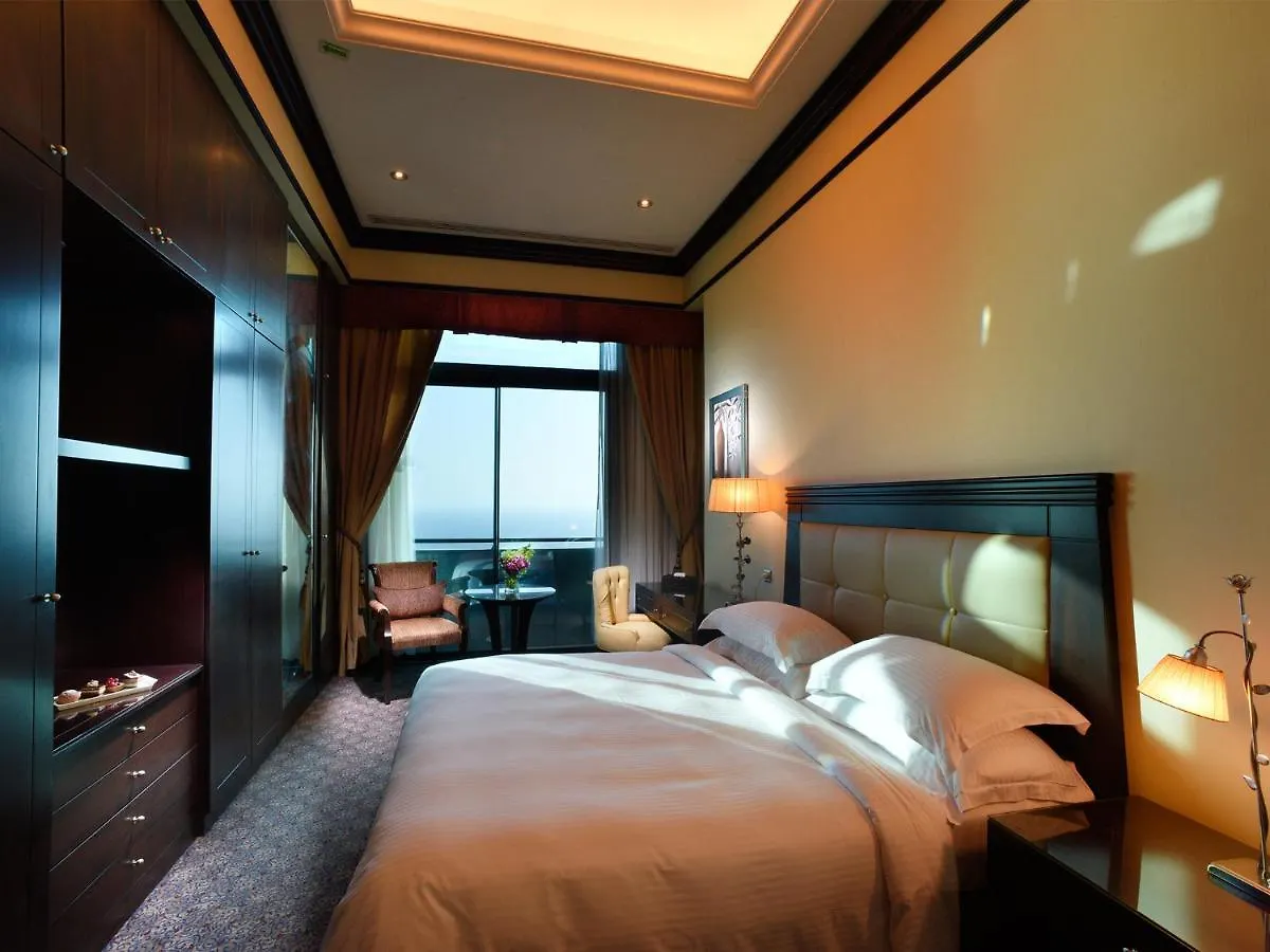 Raouche Arjaan By Rotana Aparthotel Beirut